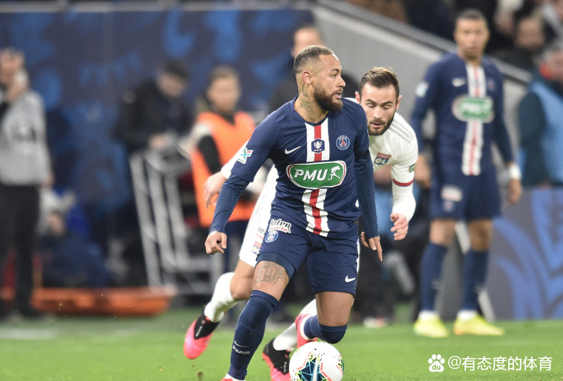 满冠网站 -法国杯集结日再迎强敌，法兰克福队长鼓劲，主帅态度——底气十足，更衣室氛围转暖(法兰克福对德国杯的重视)